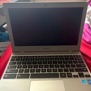 Samsung small lap top